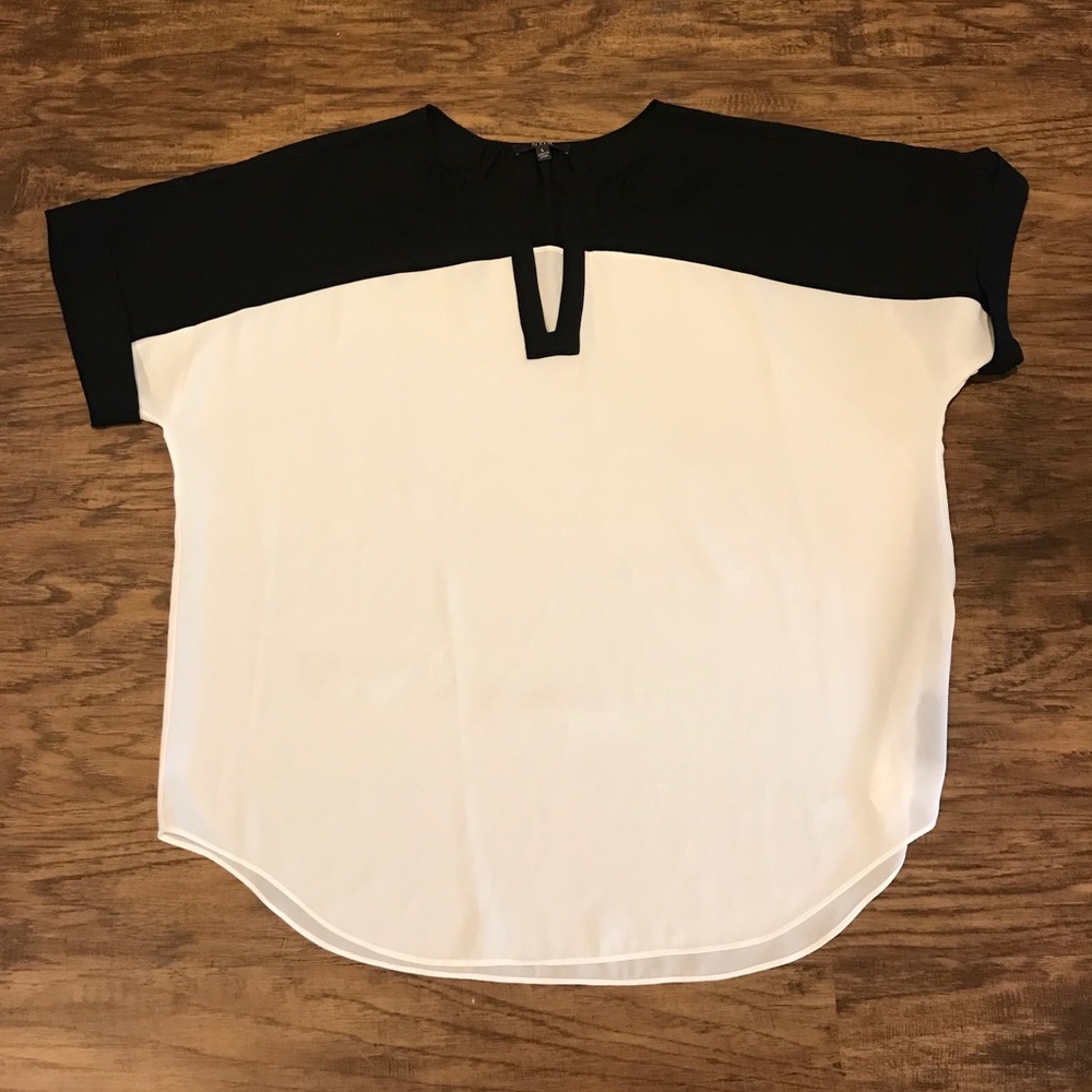 NYDJ Black and White colorblock blouse size L
